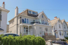1 Lyndhurst